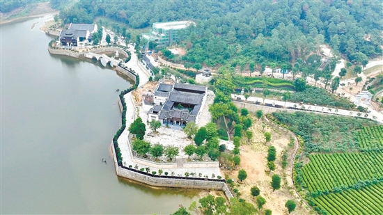 來蘇村山水人家文旅項(xiàng)目，規(guī)劃建設(shè)一個(gè)集山水田園、健康養(yǎng)生、茶文化等為一體的鄉(xiāng)村自然生態(tài)景區(qū)。