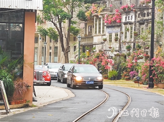 拉力賽吸引了不少來自香港、澳門、深圳、東莞等地的選手參賽，他們駕駛愛車，暢游赤坎華僑古鎮(zhèn)。