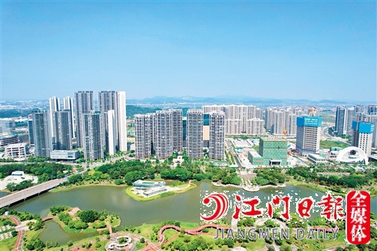 我市改善型住房需求不斷增加，房企結(jié)合購(gòu)房者的需求推出多樣化產(chǎn)品。